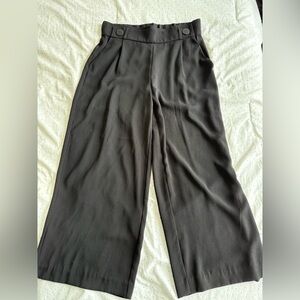 ZARA cropped pants size medium